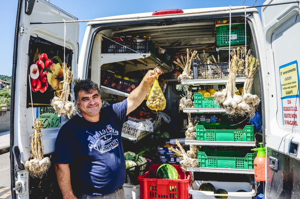 Una storia ai confini del mondo, in Sardegna il furgone gastronomico nuragico baluardo contro l’impero